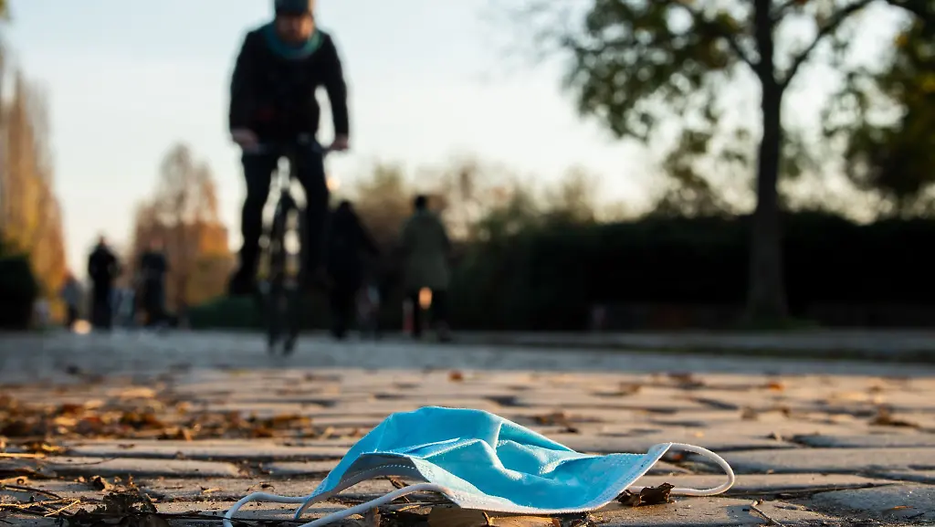 Das-RKI-zaehlt-seit-Beginn-der-Pandemie-13-762-895-nachgewiesene-Corona-Infektionen