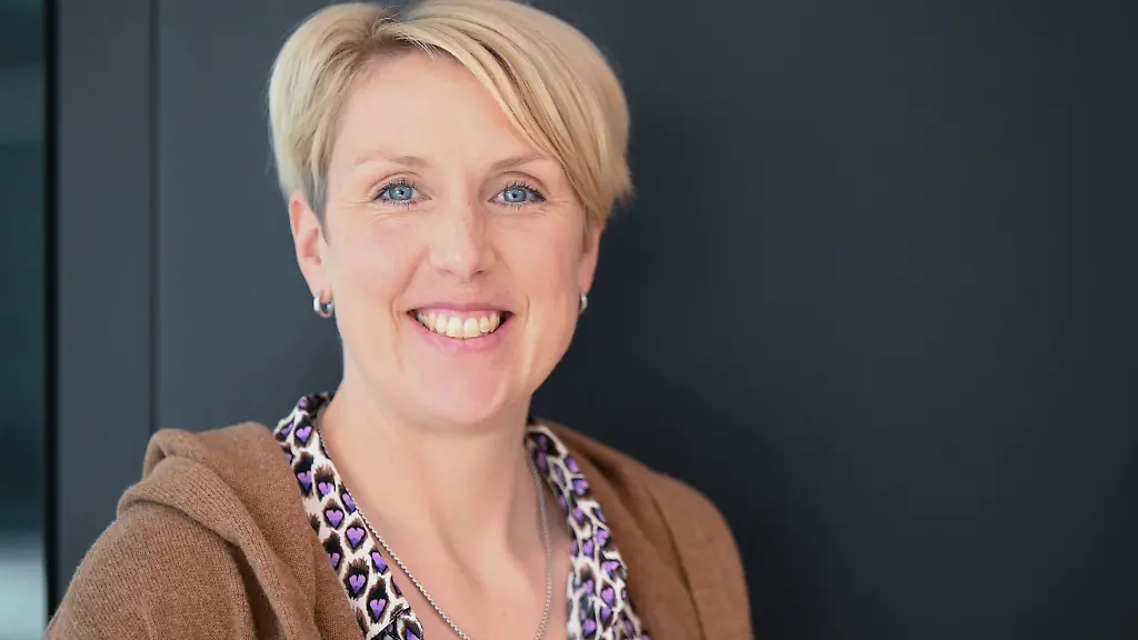 Speerwurf-Weltmeisterin-Christina-Obergfoell-wird-neue-Botschafterin-fuer-Alphabetisierung-und-Grundbildung