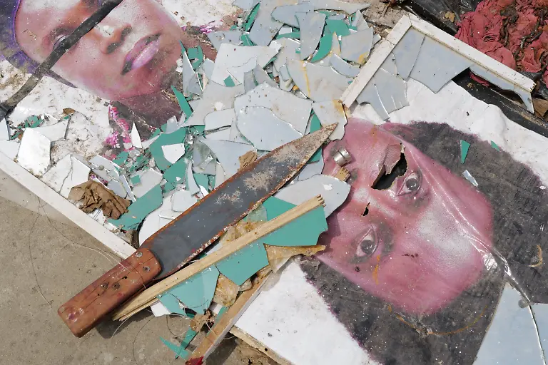 2022-02-03T070939Z-1188501608-RC2CKR92DDHV-RTRMADP-3-GHANA-LGBT-ACTIVIST