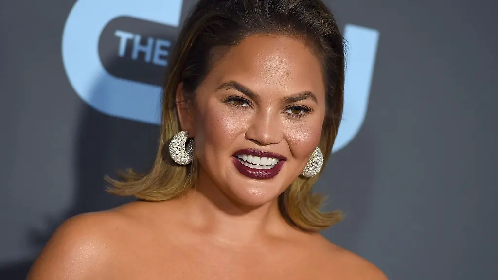 Chrissy-Teigen-wuenscht-sich-mit-ihrem-Ehemann-ein-weiteres-Kind