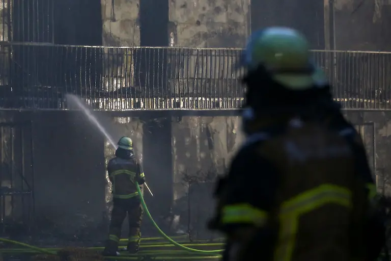 7d1f5b6deef8fbcbaff24b650817000c