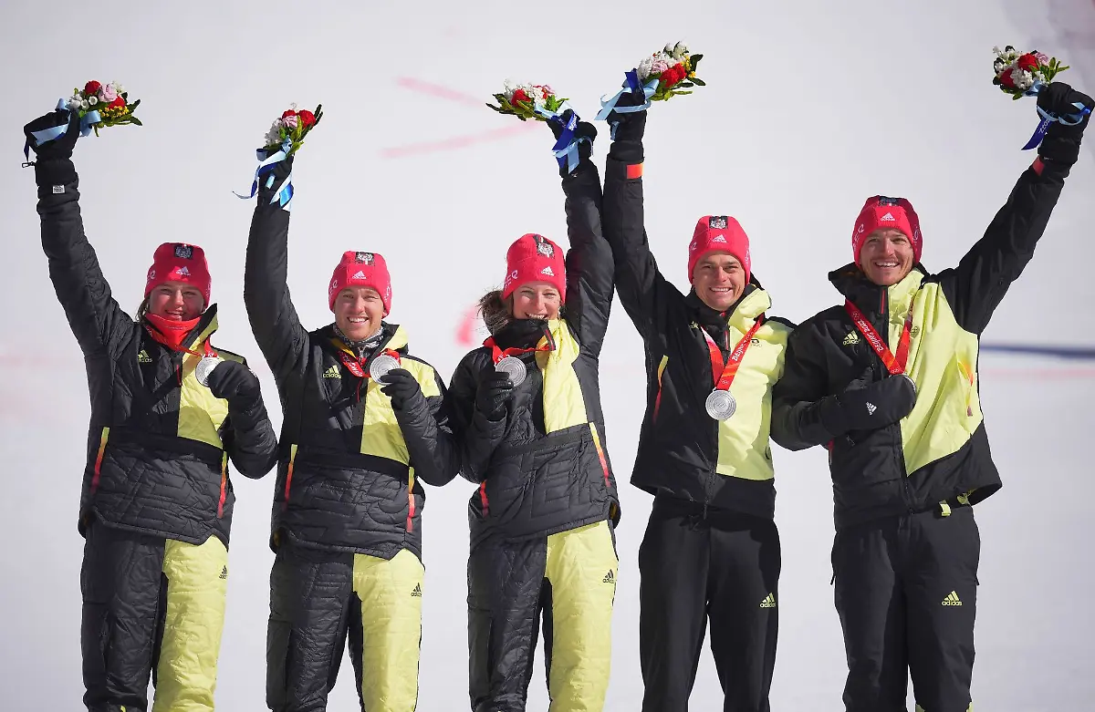 Das-deutsche-Team-hat-zum-Abschluss-der-Olympischen-Spiele-die-Silbermedaille-gewonnen