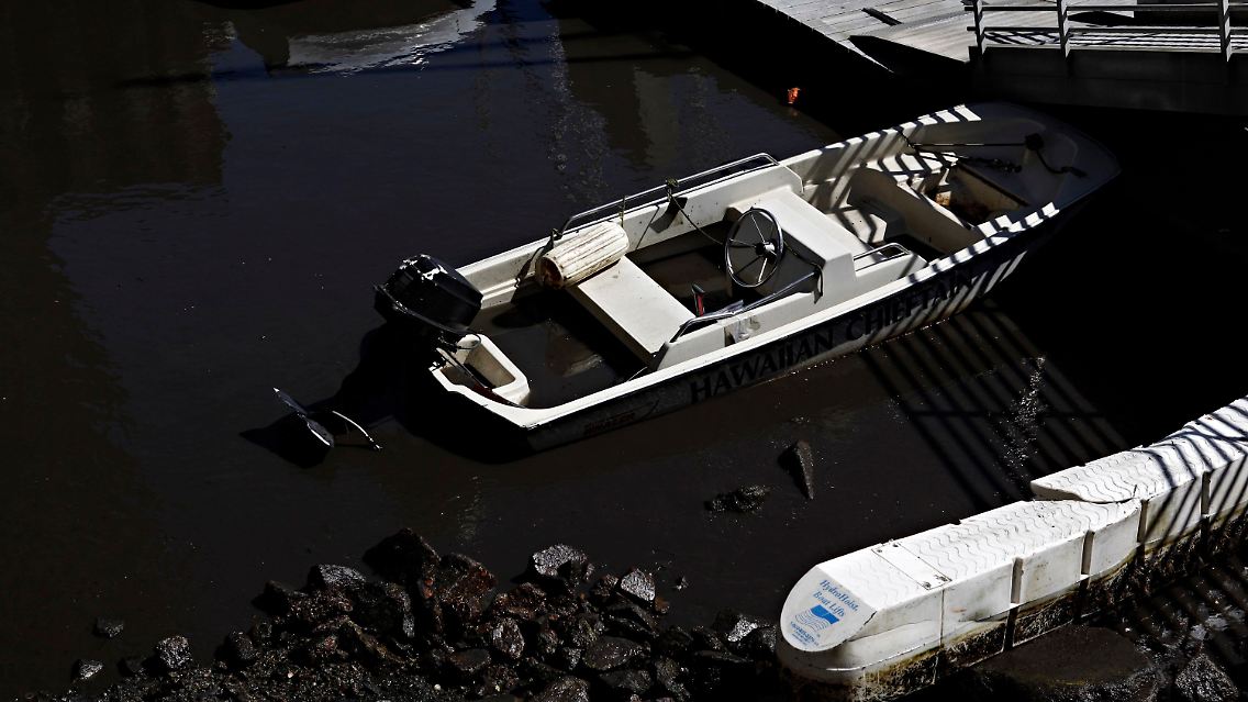 2011-03-12T001322Z_01_CRU14_RTRMDNP_3_TSUNAMI-AMERICAS.JPG3349735682996891313.jpg