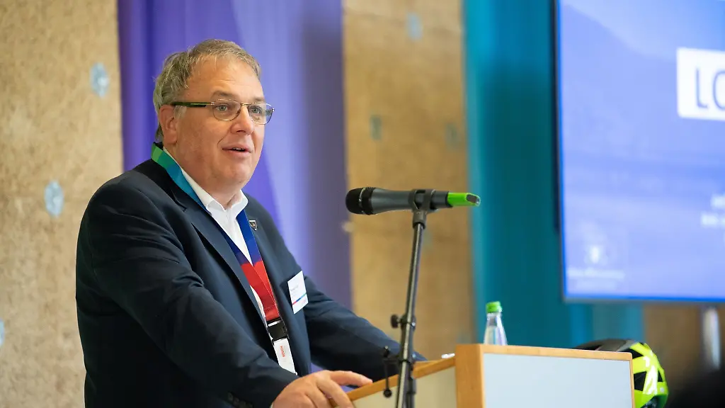 Thomas-Keck-SPD-Oberbuergermeister-von-Reutlingen-spricht