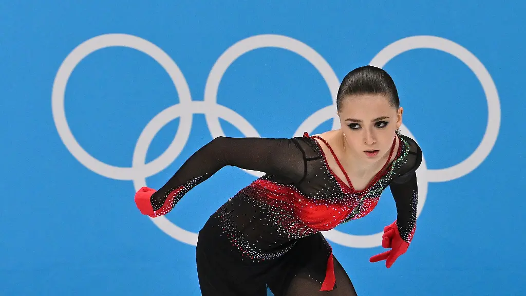 Kamila-Walijewa-in-Aktion-auf-dem-Eis