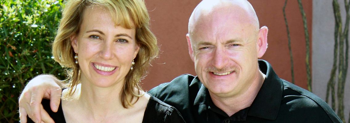 Giffords mit ihrem Mann Mark Kelly.