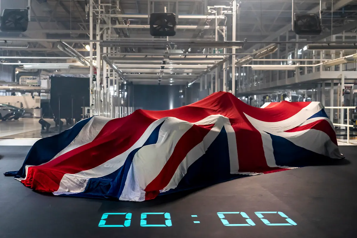 Aston-Martin-AMR22-09