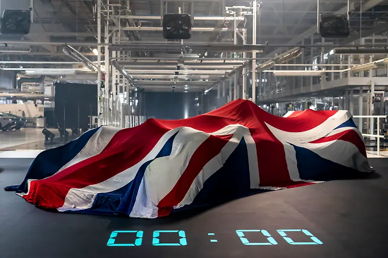 Aston-Martin-AMR22-09