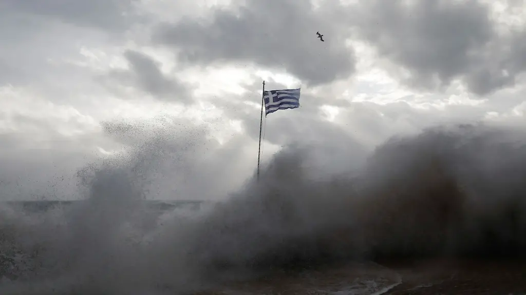 2021-12-11T155312Z-1011181940-RC2CCR9DIB1E-RTRMADP-3-GREECE-WEATHER