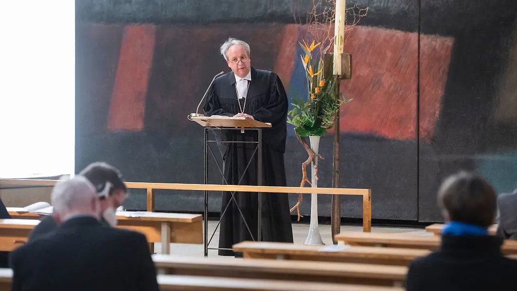 Bischof-Christian-Staeblein-bei-einem-Oekumenischen-Friedensgebet-anlaesslich-des-Ukraine-Konflikts