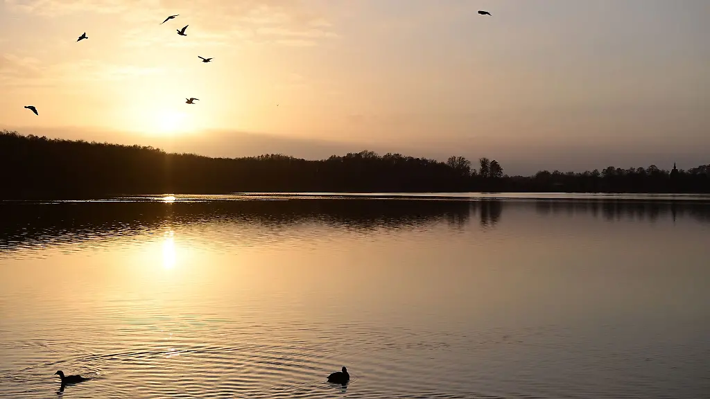 Blick-auf-den-Wandlitzee-bei-Sonnenuntergang