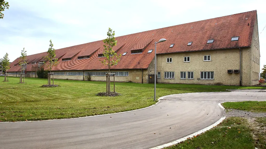 Blick-auf-die-Halle-116-der-ehemaligen-Sheridan-Kaserne