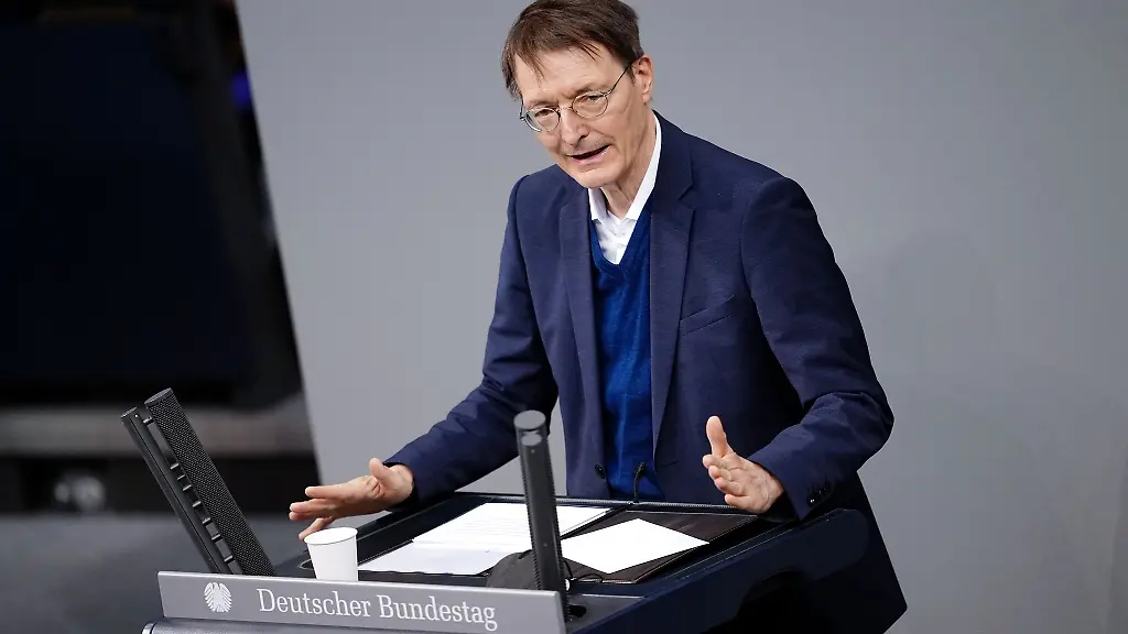 Karl-Lauterbach-SPD-Bundesminister-fuer-Gesundheit-spricht