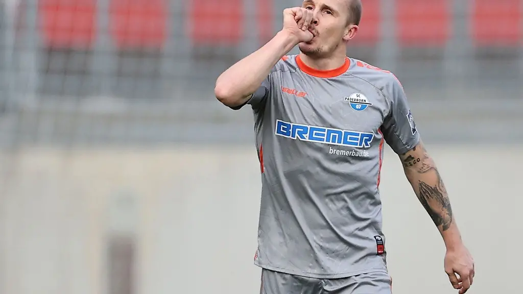 Sven-Michel-damals-fuer-Paderborn-jubelt-ueber-seinen-Treffer