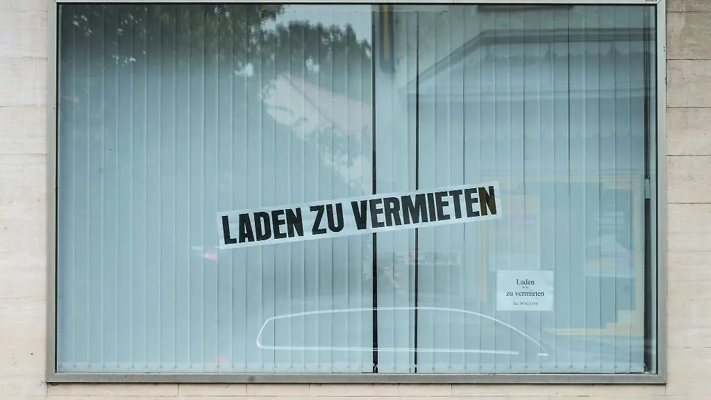 Laden-zu-vermieten-steht-an-einem-Schaufenster