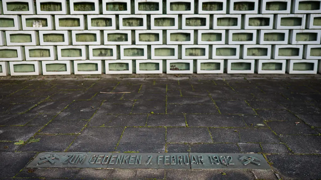 Das-Denkmal-fuer-die-Opfer-des-Grubenungluecks-in-Luisenthal