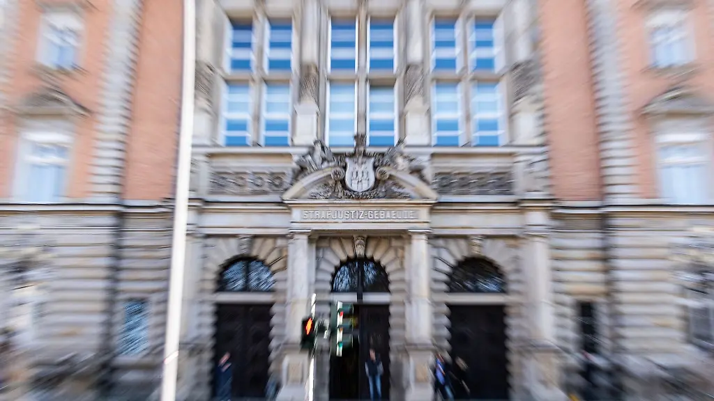 Das-Strafjustizgebaeude-am-Sievekingplatz