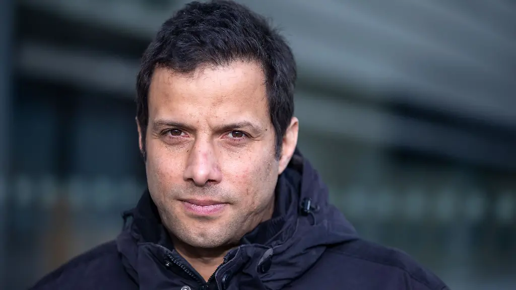 Corona-Experte-Lars-Kaderali-steht-vor-der-Universitaetsmedizin-in-Greifswald