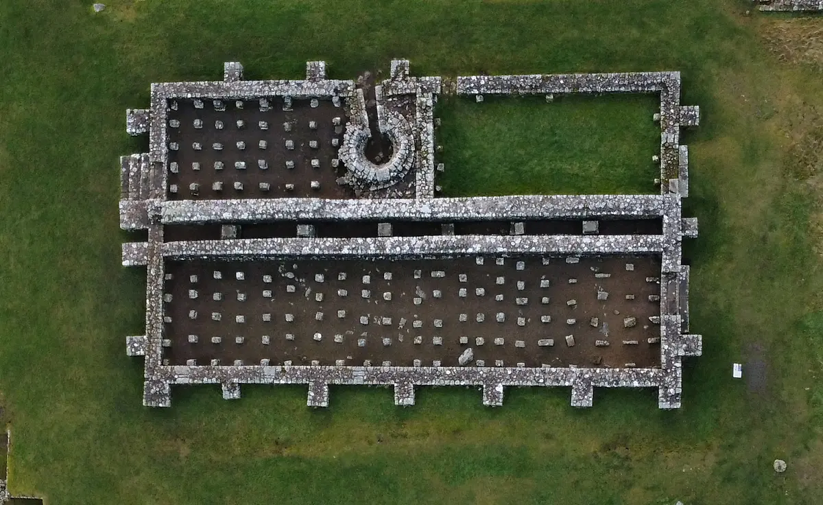 2022-01-21T182228Z-1448311269-RC2K3S9ZSKXA-RTRMADP-3-BRITAIN-WALL