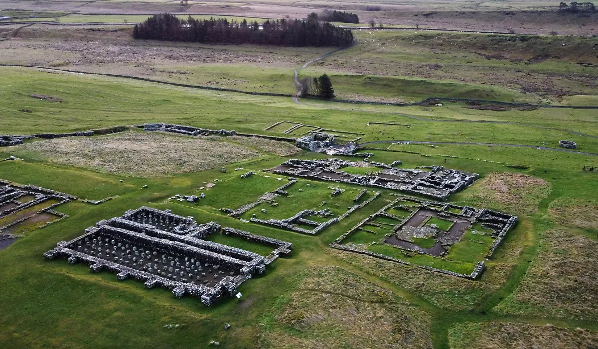 2022-01-21T182230Z-1968649504-RC2K3S9UN840-RTRMADP-3-BRITAIN-WALL