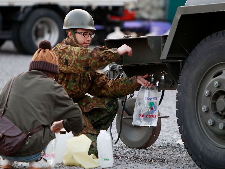 100.000 Soldaten und internationale Hilfskräfte sollen den Betroffenen zu Hilfe kommen.