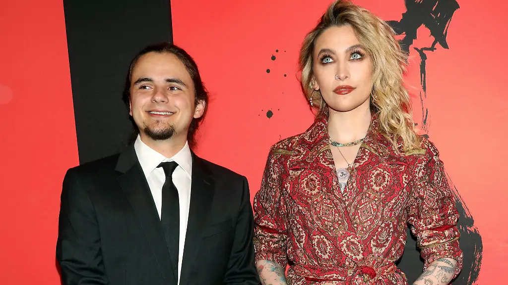 e7a2745512ec2a4b0b3fb77c9c62844b