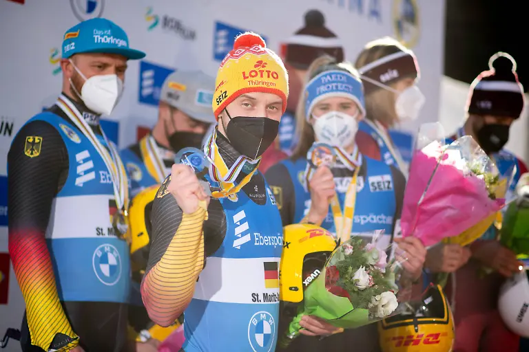 0df6c8a1c53e50e19a8eb3392bcf8d11