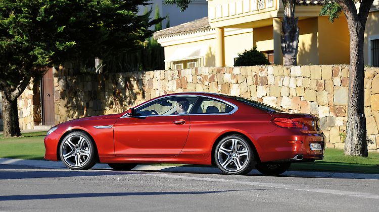 Mit zwei Motorisierungen geht BMW an den Start. Einem Sechszylinder und einem kräftigen Achtzylinder.