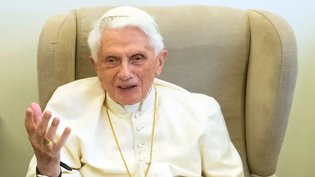 Wurde-frueher-ueber-einen-Missbrauch-informiert-als-er-zunaechst-angab-der-emeritierte-Papst-Benedikt-XVI