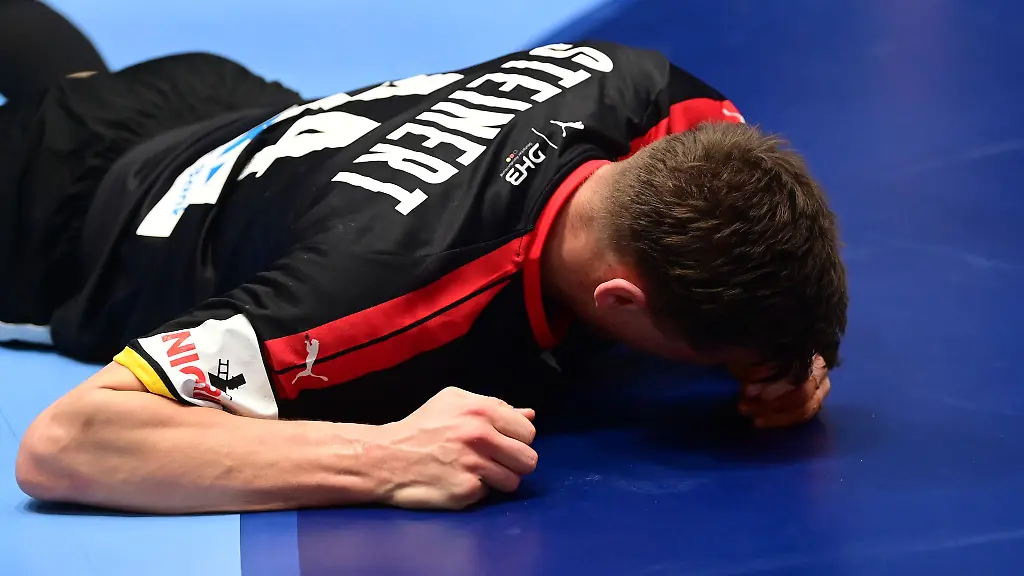 Mit-Christoph-Steinert-Bild-und-Sebastian-Firnhaber-haben-sich-zwei-weitere-DHB-Spieler-mit-dem-Coronavirus-infiziert