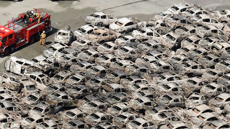 Ausgebrannte Neuwagen in Ibaraki: Die Auswirkungen auf die japanische Autoindustrie werden wohl gravierend sein. 