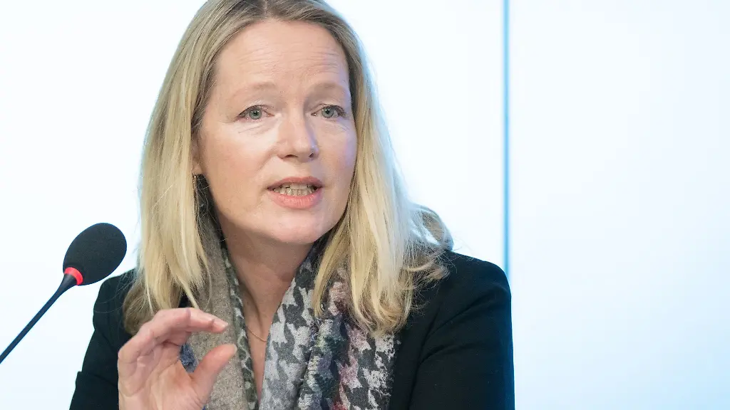 Thekla-Walker-Buendnis-90-Die-Gruenen-Umweltministerin-von-Baden-Wuerttemberg-spricht