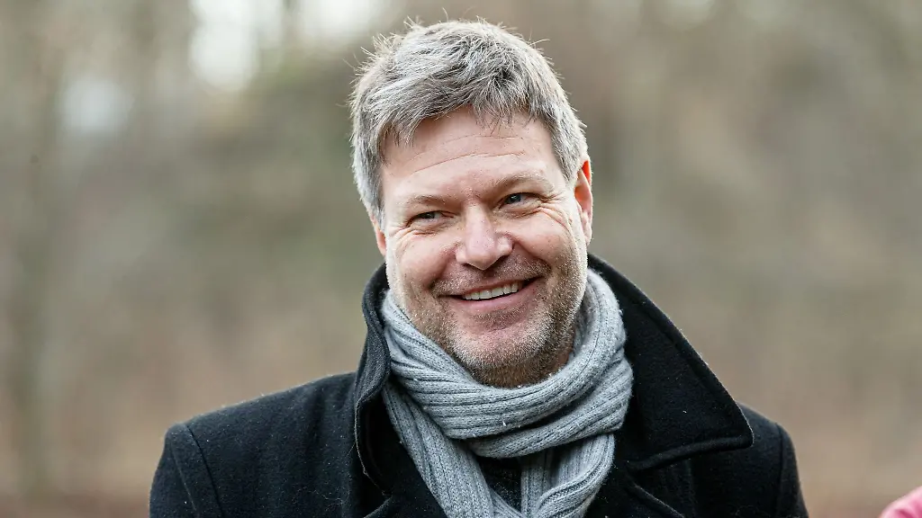 Robert-Habeck-Buendnis-90-Die-Gruenen-bei-einem-Termin