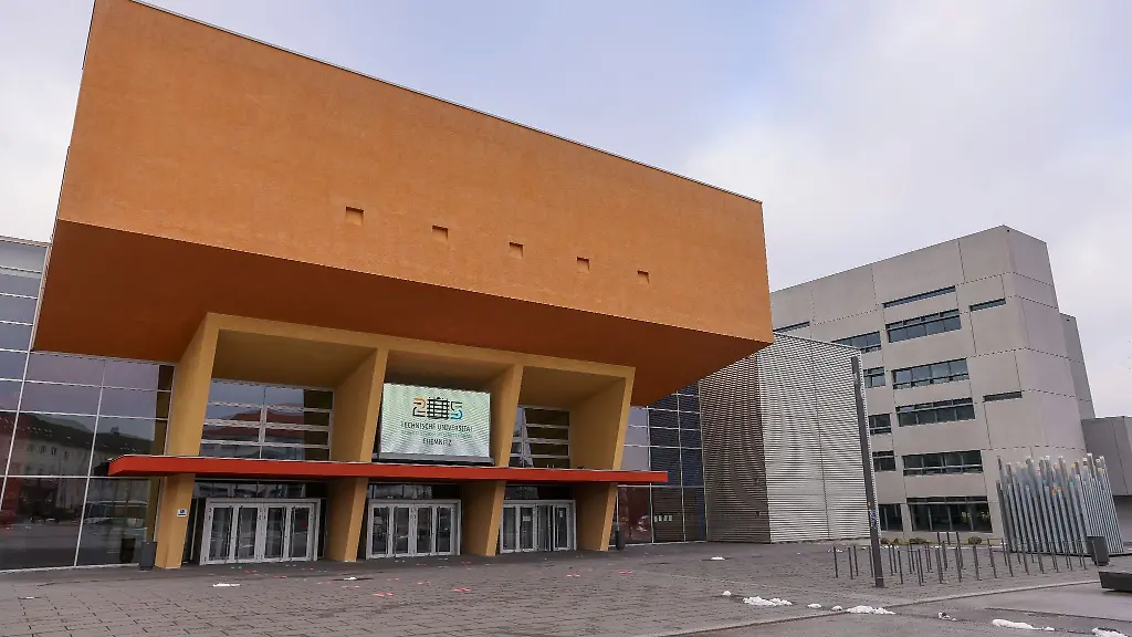 Das-Hoersaalgebaeude-der-TU-Chemnitz-steht-im-Mittelpunkt-des-virtuellen-Tags-der-offenen-Hochschultuer