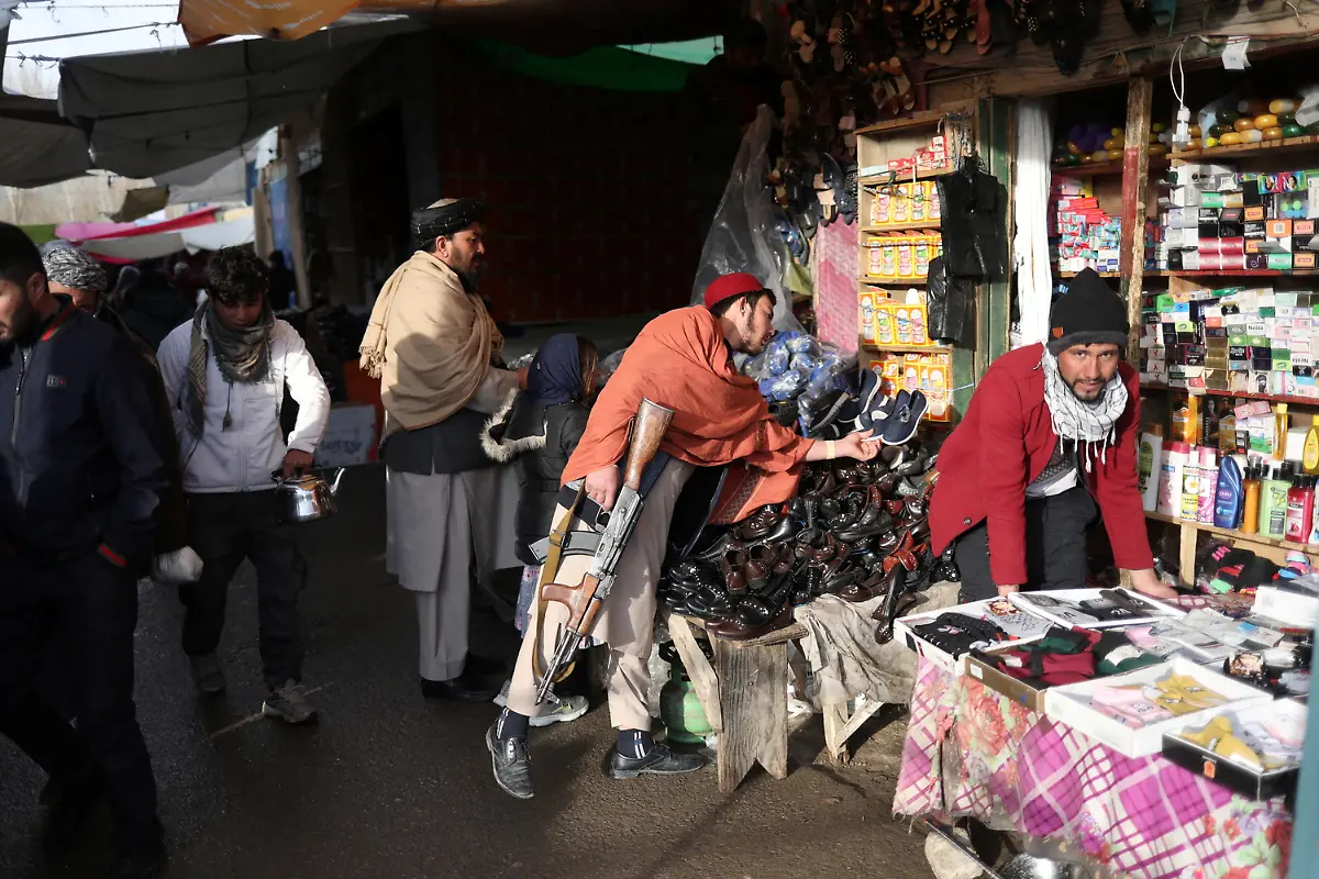 2021-12-30T060033Z-1374941859-RC2OJR9FC1W9-RTRMADP-3-AFGHANISTAN-CONFLICT-WINTER