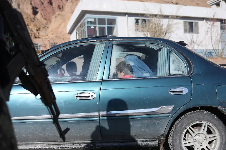 2021-12-30T060031Z-742921186-RC2WKR93O4U3-RTRMADP-3-AFGHANISTAN-CONFLICT-WINTER