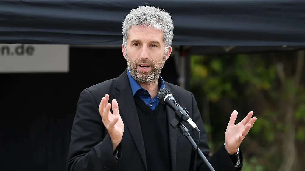 Auch-seine-Unterstuetzer-halten-manche-Aeusserungen-von-Palmer-fuer-unpassend-geschmacklos-beleidigend-oder-verstoerend