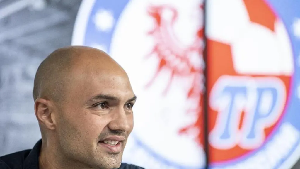 Sofian-Chahed-Cheftrainer-von-Turbine-Potsdam-nimmt-im-Kongresshotel-Potsdam-an-einer-Pressekonferenz-teil