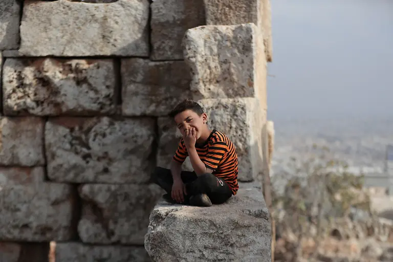 Baraa-8-sits-on-an-archaeological-ruins-in-Sarjableh