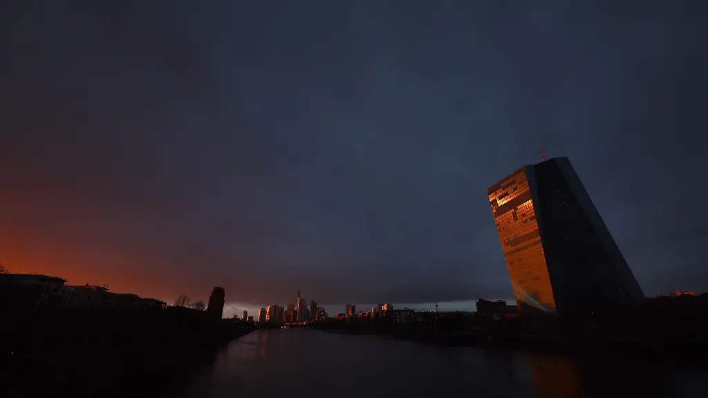 2022-01-05T185341Z-726547402-RC23TR9539LE-RTRMADP-3-GERMANY-FRANKFURT-ECB