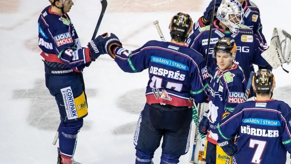 Berlins-Spieler-jubeln-nach-einem-Sieg