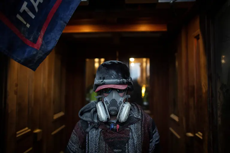 35-2021-01-07T000000Z-385040789-RC263L97AMR6-RTRMADP-3-USA-ELECTION