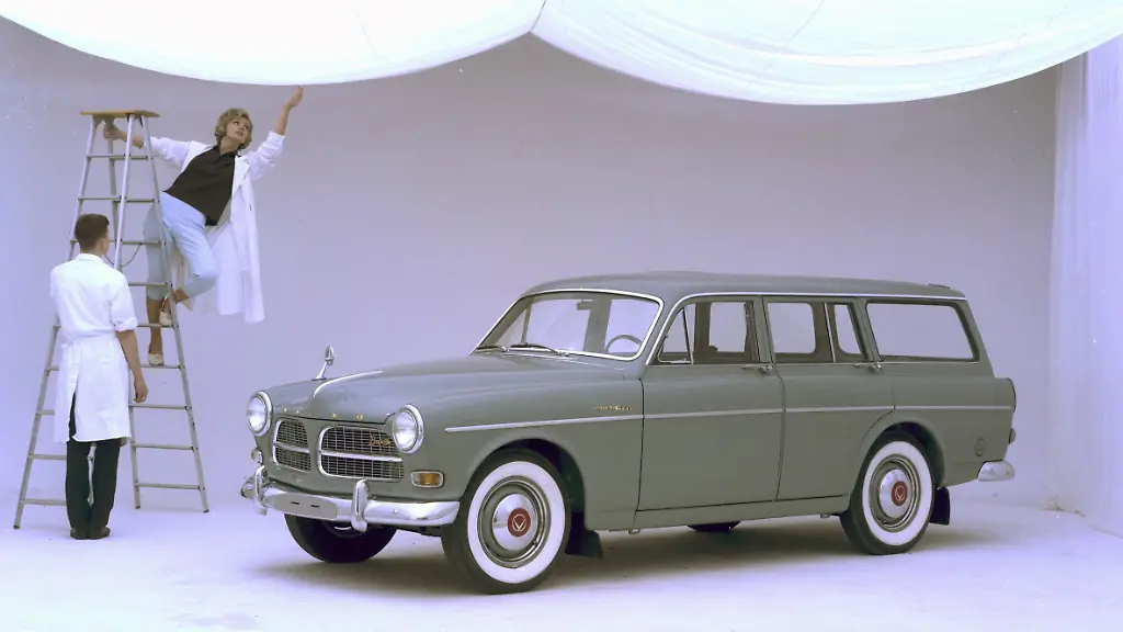 01VolvoP220AmazonKombiab1962QuelleVolvo