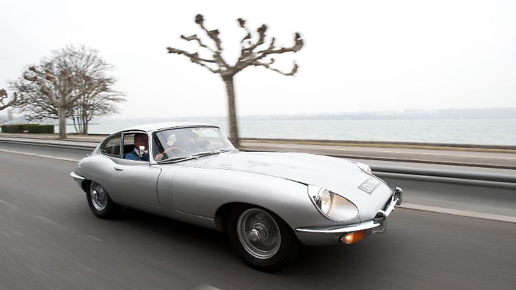 Spazierfahrt im Grau des Genfer Sees mit einem Geburtstagskind und echten Klassiker, dem Jaguar E-Type.