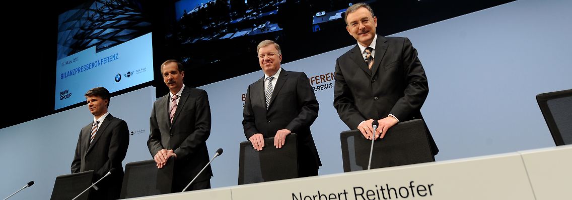 BMW-Chef Norbert Reithofer (r.) mit den Vorständen Frank-Peter Arndt, Klaus Draeger und Harald Krüger bei der Bilanzpressekonferenz.
