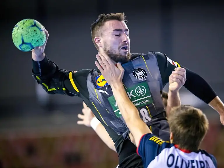 Jannik-Kohlbacher-Deutschland-l-setzt-sich-gegen-Pedro-Oliveira-Portugal-in-Szene