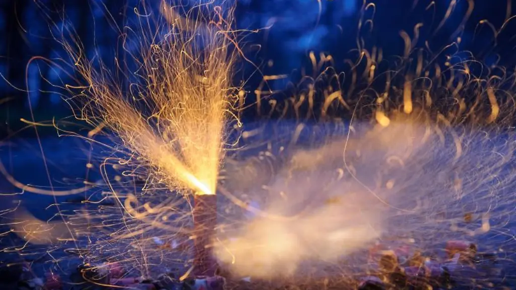 Boeller-explodieren-bei-Anbruch-der-Dunkelheit