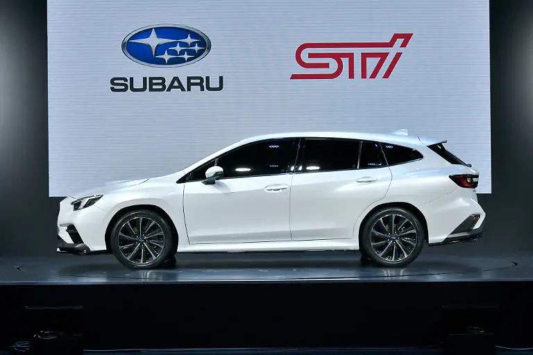 LEVORG-PROTOTYPE-STI-Sport-11