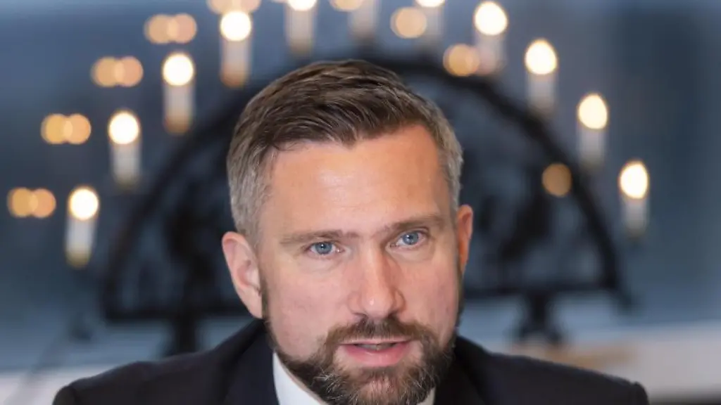 Martin-Dulig-SPD-Wirtschaftsminister-von-Sachsen-spricht