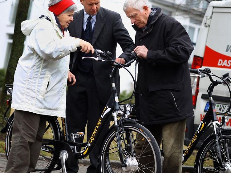 "Elektro-Mobilität": Insbesondere für ältere Urlauber können Pedelecs ein komfortables Fortbewegungsmittel sein.